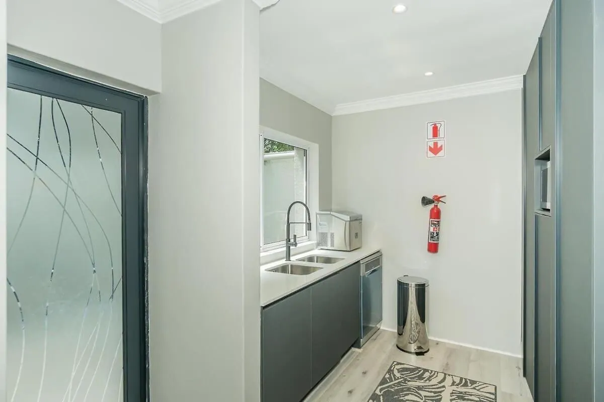 The Argyle Camps Bay - Pool, 5 Min Walk To Beach, Hot Tub Cape Town